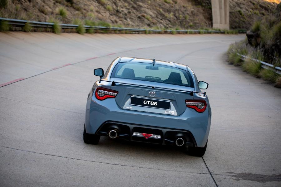  Toyota GT 86 2018 года  (ZA) (фото 7 из 19)